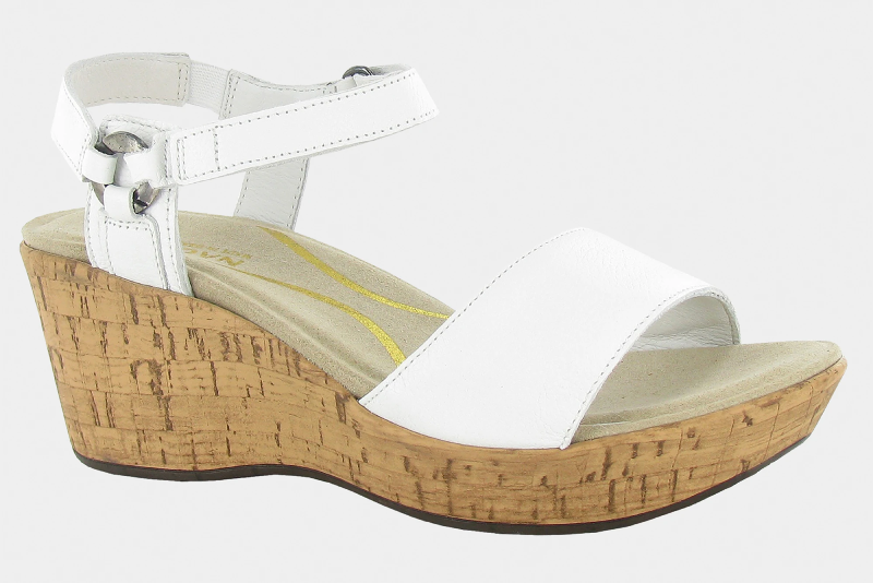 4 Superb Wedge-Sandals for Every Lady