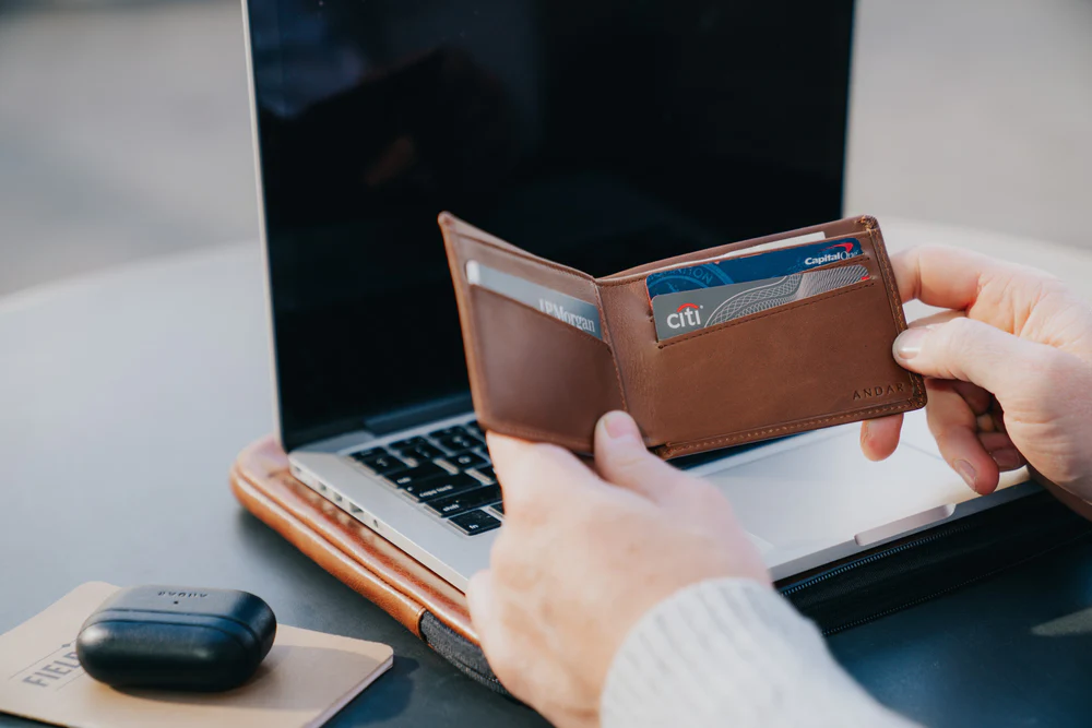 How Essential Is Choosing A Coordinating Card Holder With Your Wallet?